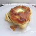 Costrada de espinacas con uvas pasas y piñones