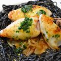 CHIPIRONES ENCEBOLLADOS SOBRE CAMA DE[...]