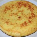Tortilla de patatas. Spanish omelette. Step by[...]