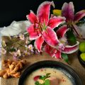 Sopa thai de salmón y leche de coco