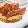 Garbanzos con jamón crujiente