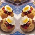Patatas rellenas con huevos de codorniz