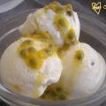 Helado de queso y fruta de la pasión