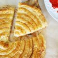 Rosca de hojaldre rellena de . . . .