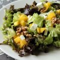 Ensalada de mango, queso fresco y nueces con[...]