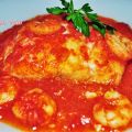 Bacalao con salsa de piquillos y gambas