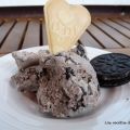 Helado de galletas oreo.