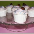 CUPCAKES DE CHOCOLATE CON FROSTING DE FRESAS Y[...]
