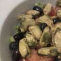 Ensalada de uvas y mejillones.