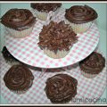 CUPCAKES DE  CHOCOLATE BLANCO Y NEGRO