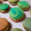 Whoopies de colores rellenos de crema pastelera