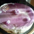 TARTA MOUSSE DE QUESO CON CARAMELOS DE VIOLETAS