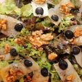 Ensalada con nueces y vinagreta de miel y romero