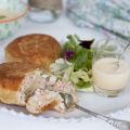 FISH CAKE DE SALMON CON SALSA MUSELINA CON[...]