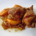 Pollo con melocotones y canela