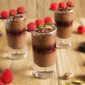 Vasitos de Mousse de Chocolate con Frambuesas