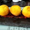CROQUETA DE QUESO DE CABRA Y CEBOLLA FRITA