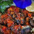 Caballas Asadas con Salsa de Tomate.