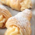 Conos de hojaldre rellenos de crema pastelera[...]