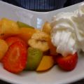 Macedonia de fruta con nata