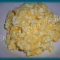 Huevos revueltos con queso