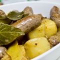 Salchichas con patatas y limón