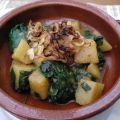 Curry amarillo de patatas y espinacas tailandés
