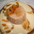 Mousse de turrón con salsa de naranja al[...]