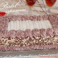 Pastel espumoso de merengue horneado y[...]