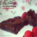 Brownie de chocolate y frambuesas
