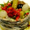 Tian de boquerones en vinagre y fresas
