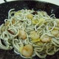 Gulas al ajillo con gambas