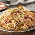 Ensalada asiática de fideos con pollo