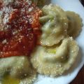 raviolis rellenos de requesón y espinaca