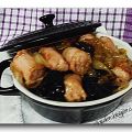 salchicas con cebolla y ciruelas caramelizadas[...]