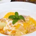 Fruta aromatizada con crema de queso