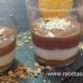 Vasitos de queso con chocolate blanco y negro