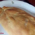 CALZONE RELLENO DE HUEVO, ATUN, CHAMPIÑONES Y[...]