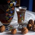 LICOR DE NUECES VERDES para Conxita