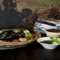 CABALLA O BARAT SOBRE LECHO DE TOMATES, CON[...]