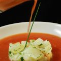 Timbal de bacalao con fondo de gazpacho