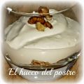 Cremoso de yogourt con mascarpone y nueces