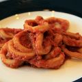 CALAMARES CON TOMATE