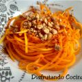 Tiras de calabaza con salsa de naranja, miel y[...]