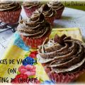Cupcakes de vainilla con frosting de chocapic
