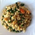 Arroz moreno frío con guisantes, perfumado con[...]