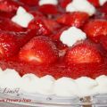 BIZCOCHO CON FRESAS Y NATA