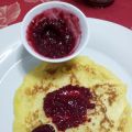 Tortitas de patata con jalea de grosellas