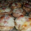 CHAMPIÑONES RELLENOS DE TORTA DEL CASAR Y JAMÓN