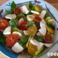 ENSALADA DE TOMATES CHERRY Y MOZZARELLA